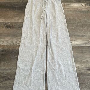 Aritzia Light Gray Wide-Leg Track lounge Pants like new size XXS